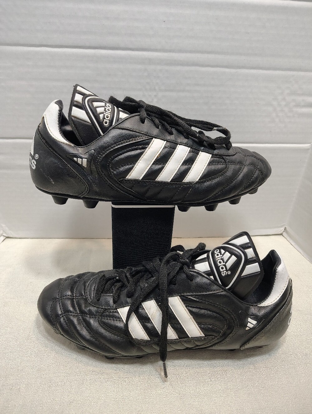 Adidas 2007 Vintage Soccer Cleats, Men # 11 US